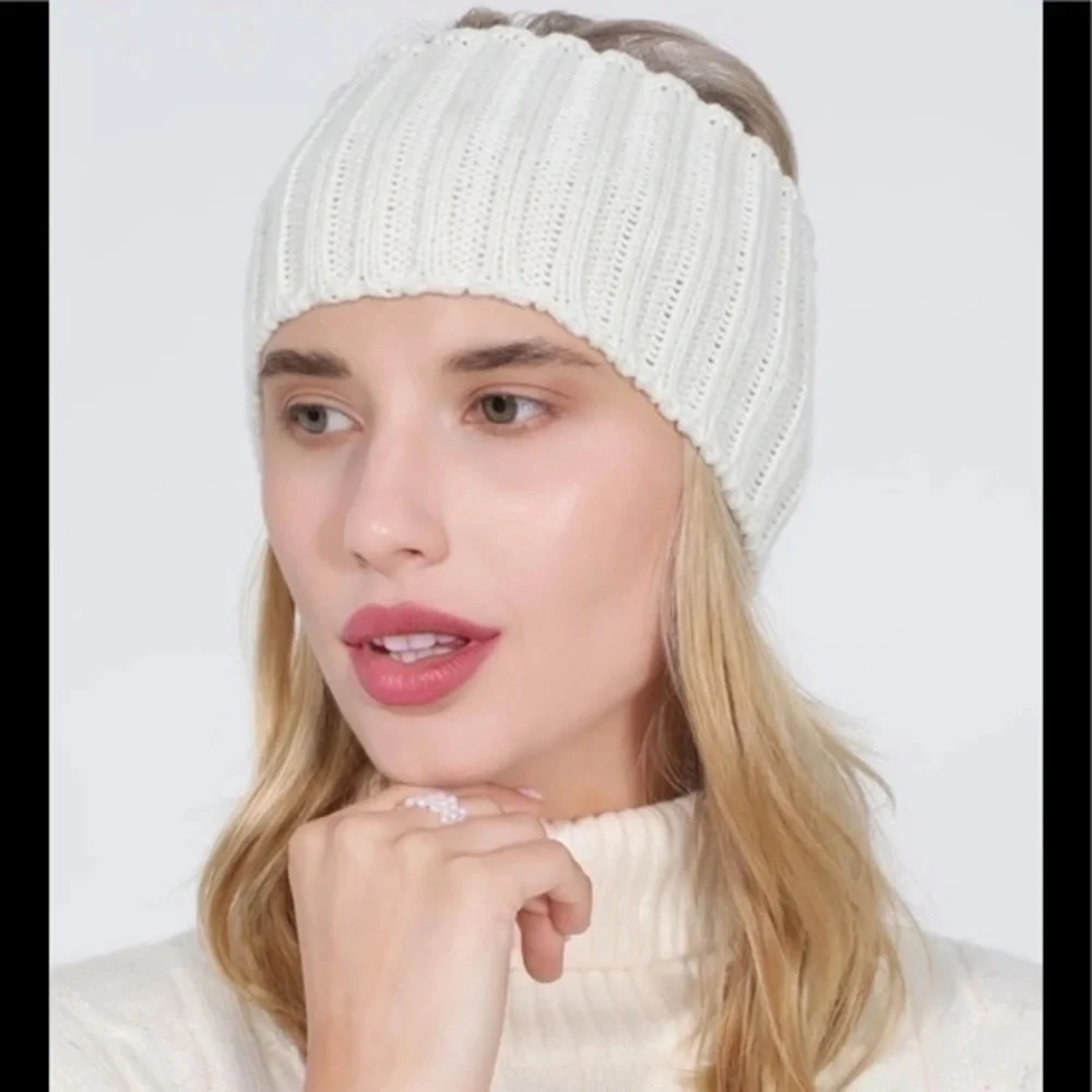 Knit open Cream Head‎ wear for cold weather